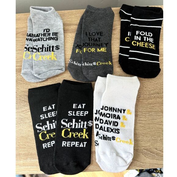 Schitt’s Creek Women's Low-Cut Socks, 8-Pack, Shoe Sizes 4-10.5 - Picture 1 of 5